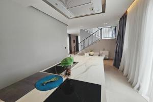 Elite Mansion Tirana - Heated Pool & SPA - 9BR