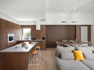 Central Apartments Lodz - 13 People - 3 Bedroom Apartment - City Center -GN56
