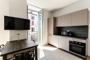 Lago Suites