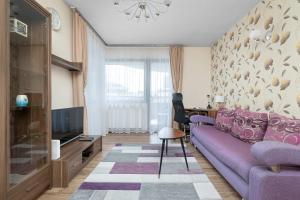 Spacious Apartment with a Workspace and Balcony near the Water Park by Noclegi Renters