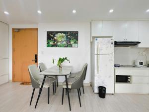 Sarah Home 2BR- Masteri Thao Dien