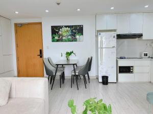 Sarah Home 2BR- Masteri Thao Dien