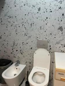 Frederik Apartament Qerret