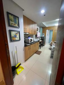 Jajas Place at Shell Residences with Balcony Pool View