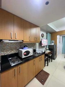 Jajas Place at Shell Residences with Balcony Pool View