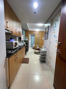 Jajas Place at Shell Residences with Balcony Pool View