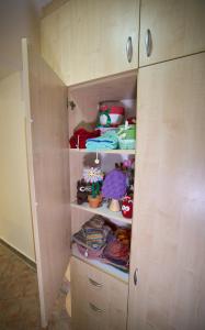 Comfortable 2BR Garden Apt with AC & Free Parking