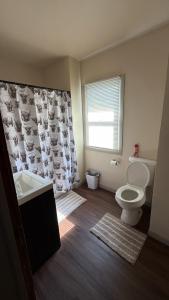 Entire 4BR Home Near Hospitals & Colleges