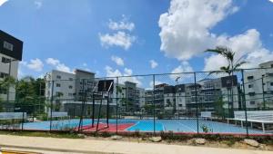 Apartamento con piscina y jacuzzi privado