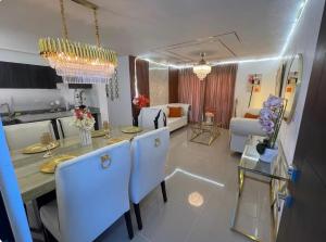 Apartamento con piscina y jacuzzi privado
