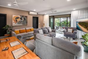 NEW Beachfront 3-bedrooms Apartment in Tamarin, Ocean Legend