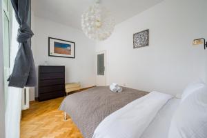 Elektrownia Powiśle Homely Apartment by BookingHost