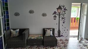 APPLE PARADISE, House of mirrors, self check-in, FREE PARKING near the Turiba University
