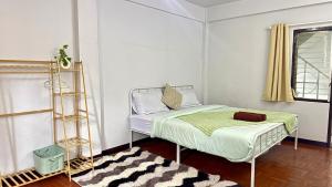 City center room with mountain view