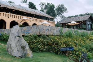 Ngù Mái Retreat