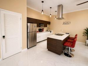 SmileJA Luxury Escape Gated complex close to airport