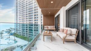 Full Unit Luxury Oceanfront Retreat with Stunning High Floor Beachfront Views