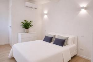 Elegant and Peaceful Apartment in EUR - Fully Renovated with Balcony