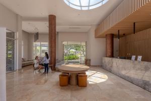 Apto de Lujo con Piscina - Balcón y Vista Increíble