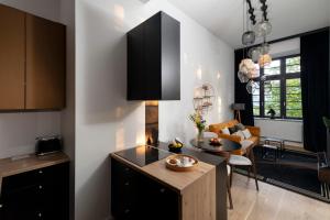 Old Town Riverside Apartment by BookingHost