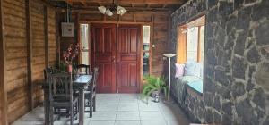 Romantic Getaway Luxury Cabin with Whirlpool