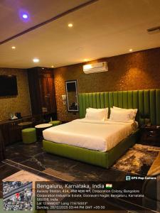 Grand Bridge Hotel