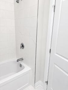 Cozy Navy Retreat-Private Ensuite