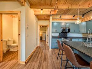 New: Modern Cabin Home with Free Golf More