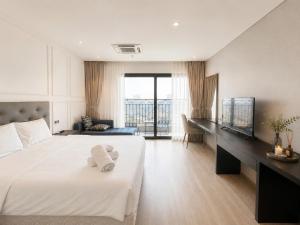 Golden Bay Premium Apartment - Infinity Pool & Da Nang Center
