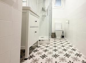 Apartamento reformado de 3 habitaciones en Sagrada Familia