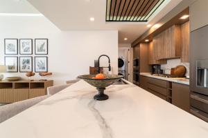 Stunning 3BR Condo with Beachside Views and Spacious Balcony