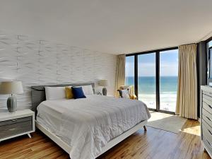 Edgewater Tower III #704