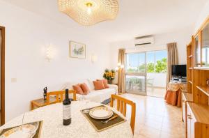 Algarve Light & Poolside Living