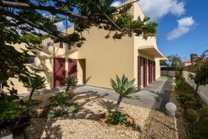 Casa da Ninha by an island apart