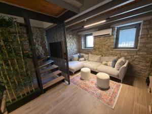 Center Stone Guest House