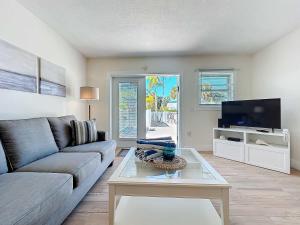 Blue Wave Villa East