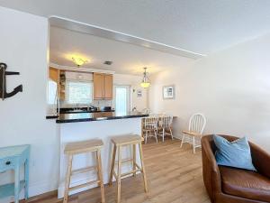 Blue Wave Villa East