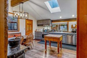 Secluded Tahoe Retreat Near Trails & Beach
