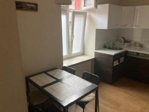 Montecristo Hostel - Near Train Station