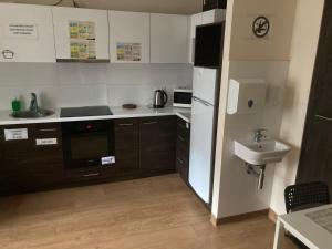 Montecristo Hostel - Near Train Station