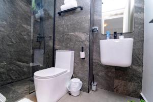 Altura Upper Hill Premium Studio 10 - Rooftop Pool, Gym & Skyline Views