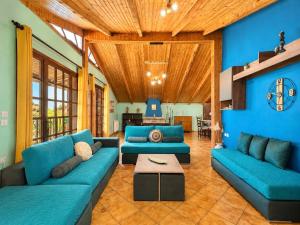 Evoikos Blue Villa-Sea View & Garden for 5 by ΜΡS