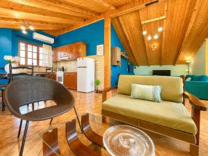 Evoikos Blue Villa-Sea View & Garden for 5 by ΜΡS