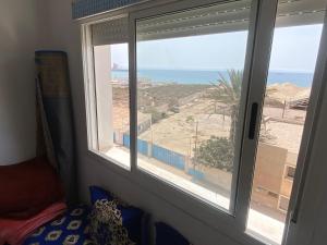 شقة على شاطئ انزا 2دقيقتان للشاطئ Apartment nearby the beach