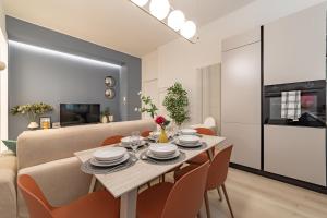 8 Minute Walk from Milan Central Station