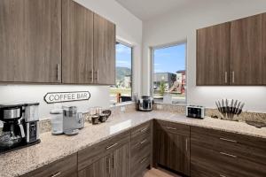 3 King Beds | 3 Baths | 2-Car Garage