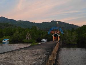 Bahowo Mangrove Dive Lodge