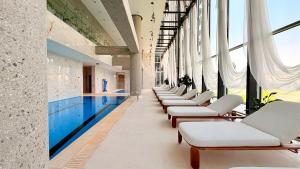 Luxury One Bedroom Apartments with Balcony and Pool Access in Exclusive UP-site Residence