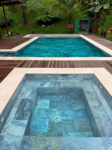 5 - Bungalow with Pool in la Fortuna with Breakfast