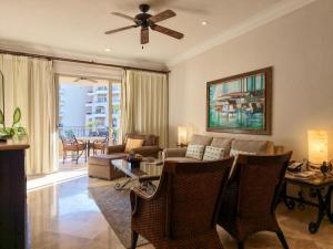 Gorgeous Villa in Cabo with Ocean and Lands End View, private swimmable beach, Pools, sleeps 8